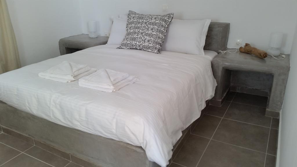 Abelomilos Exclusive Villa Imerovigli  Zimmer foto